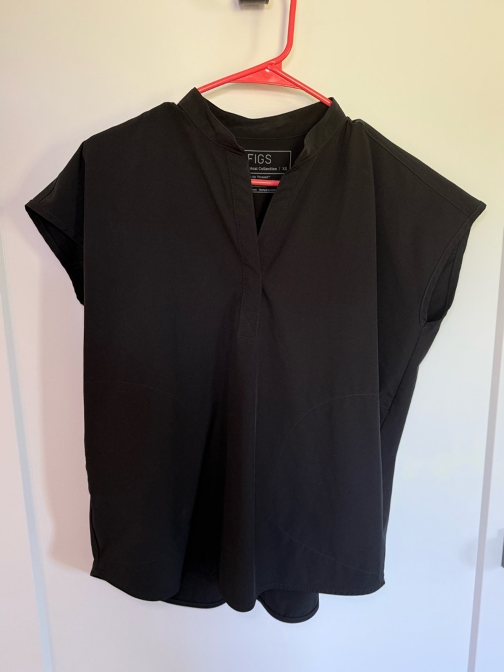 Women’s Rafaela scrub top